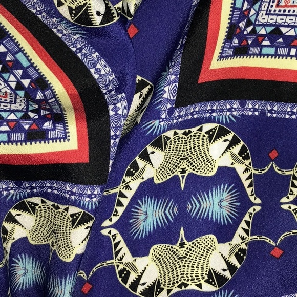 Collective concept geometric elephant print blouse - Picture 8 of 8